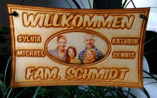 Load image into Gallery viewer, Markenlos Haus mit Name und Foto Türschild - personalisiert mit Name und Foto