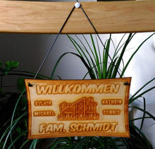 Load image into Gallery viewer, Markenlos Haus Türschild - personalisiert mit Name und Foto