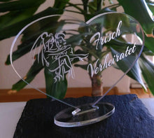 Laden Sie das Bild in den Galerie-Viewer, topgraveure Geschenk Hochzeit Geschenk - Just Married - Frisch Verheiratet - Herz Acrylglas Liebe