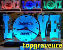 Laden Sie das Bild in den Galerie-Viewer, topgraveure Geschenk Liebe Valentinstag Geschenk IHR NAME+UHR Geburtstag Hochzeitstag Herz LED-Licht