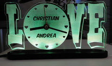 Laden Sie das Bild in den Galerie-Viewer, topgraveure Geschenk Liebe Valentinstag Geschenk IHR NAME+UHR Geburtstag Hochzeitstag Herz LED-Licht