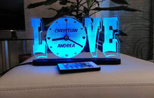 Laden Sie das Bild in den Galerie-Viewer, topgraveure Geschenk Liebe Valentinstag Geschenk IHR NAME+UHR Geburtstag Hochzeitstag Herz LED-Licht