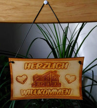 Load image into Gallery viewer, Markenlos Haus Türschild - personalisiert mit Name und Foto

